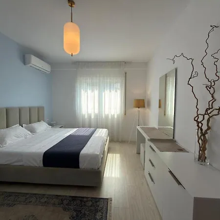 Luxury Seafront In Lungomare, 4 Guests With Sea View Apartment *