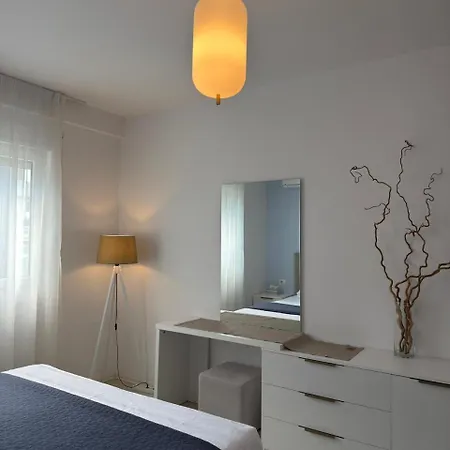 Luxury Seafront In Lungomare, 4 Guests With Sea View Vlore
