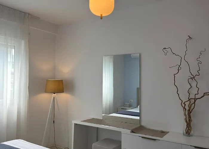 Luxury Seafront In Lungomare, 4 Guests With Sea View Vlorë